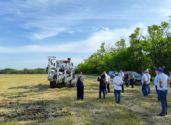 近年來(lái)鏵式犁的結(jié)構(gòu)特點(diǎn)和發(fā)展趨勢(shì)